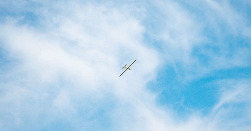 glider flying